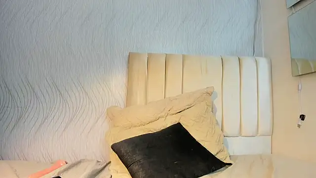 kayna gomez online show from March 19, 2025, 1:32 am