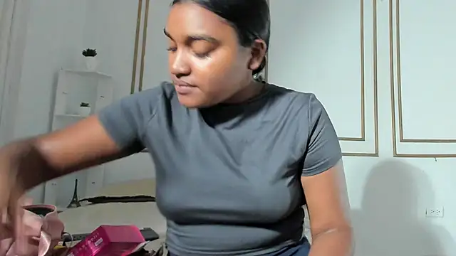 kayna gomez online show from February 25, 2026, 7:14 pm