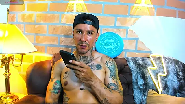 Dylanstonne online show from March 12, 2025, 8:41 pm