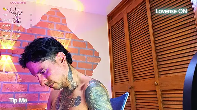 Dylanstonne online show from November 6, 2025, 8:13 pm