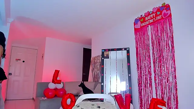 Aleja arango1 online show from February 15, 2026, 12:00 am