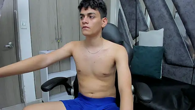 Snapshot of Yef_Thin chatting on February 4, 2026, 3:56 am Yef Thin online show from February 4, 2026, 3:56 am