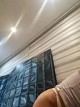 Snapshot of Sparkle2206 chatting on October 24, 2025, 10:53 pm Sparkle2206 online show from October 24, 2025, 10:53 pm