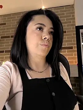 Bella fournier online show from November 26, 2025, 10:54 pm