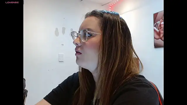 Snapshot of kendallclarkk03 chatting on December 30, 2024, 3:36 am kendallclarkk03 online show from December 30, 2024, 3:36 am