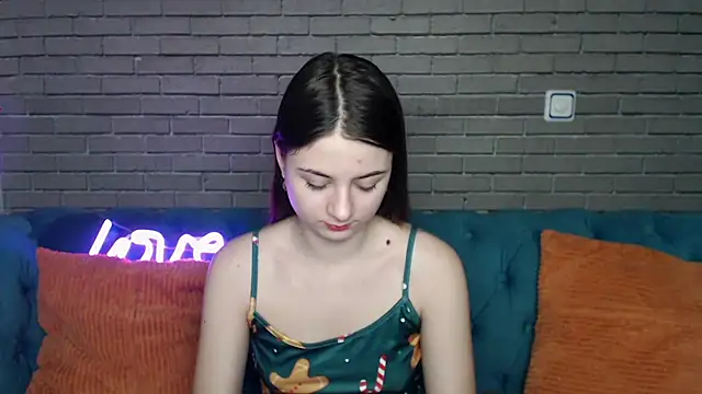 MilanaRoza online show from December 14, 2025, 6:08 am