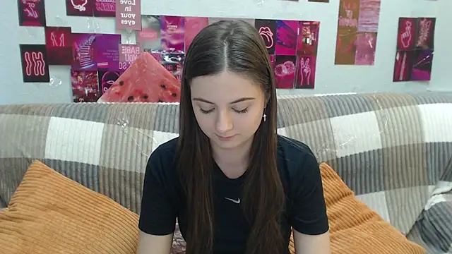 Snapshot of MilanaRoza chatting on June 27, 2026, 12:44 pm MilanaRoza online show from June 27, 2026, 12:44 pm