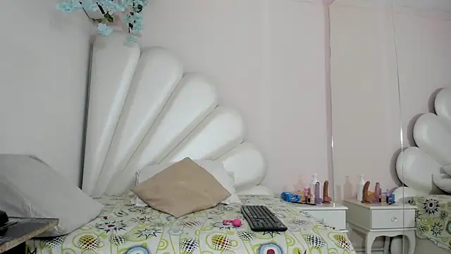 Ally Parkeer  online show from January 9, 2025, 12:19 pm