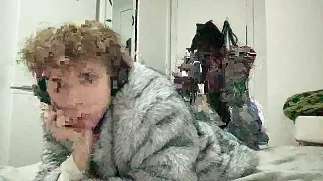 KissesBoy online show from November 28, 2025, 8:20 pm