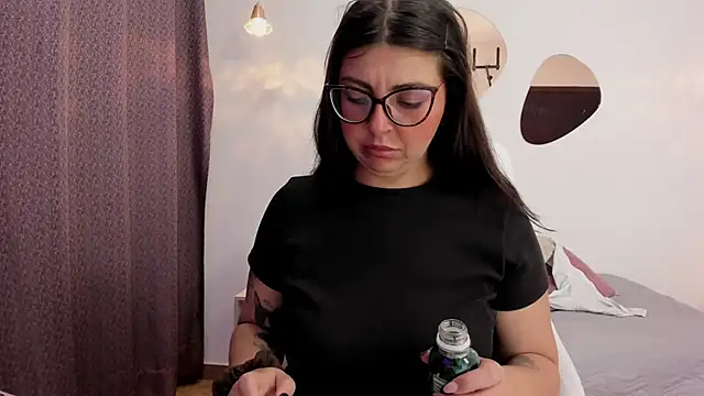 Vioolletta online show from October 16, 2025, 7:33 pm