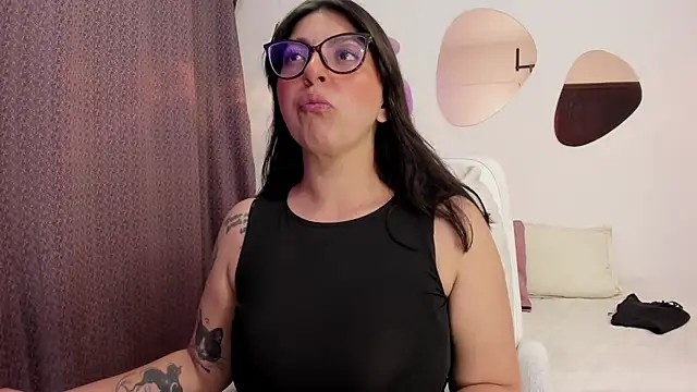 Vioolletta online show from October 9, 2025, 6:52 pm