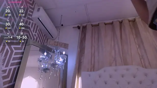 Snapshot of SashaDurante chatting on April 30, 2026, 12:12 pm SashaDurante online show from April 30, 2026, 12:12 pm