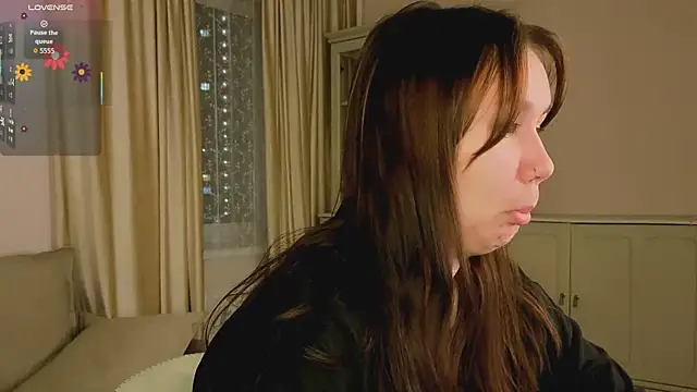 Alisia Mars online show from December 3, 2025, 4:35 am