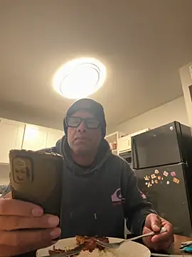 Snapshot of carjean49 chatting on December 5, 2025, 8:28 pm carjean49 online show from December 5, 2025, 8:28 pm