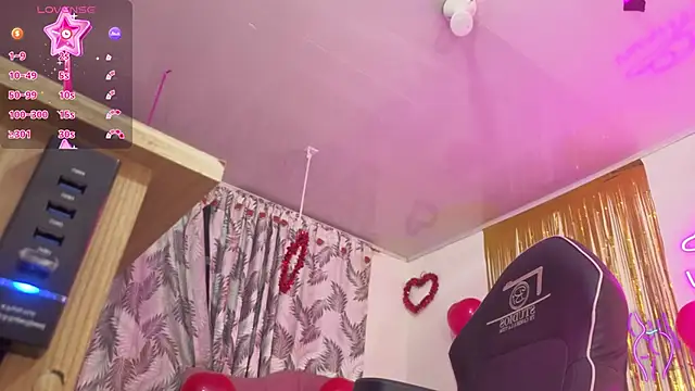 Laylafoxy tay online show from February 17, 2026, 3:04 am