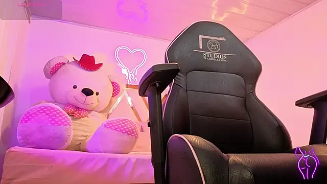 Laylafoxy tay online show from October 2, 2025, 3:32 am