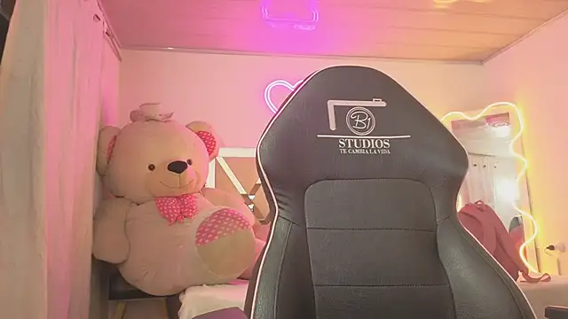 Laylafoxy tay online show from January 6, 2026, 3:10 am