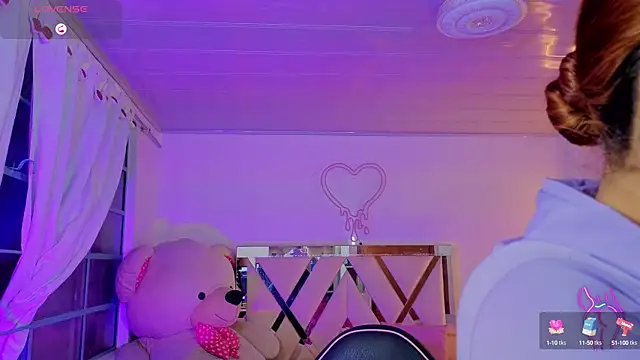 Laylafoxy tay online show from September 22, 2025, 3:12 am