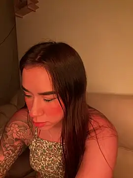 Im Valen Cute online show from May 28, 2026, 3:58 am
