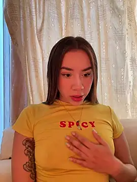 Im Valen Cute online show from March 12, 2026, 6:23 pm