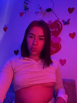 Snapshot of Im_Valen_Cute chatting on February 8, 2025, 12:38 am Im Valen Cute online show from February 8, 2025, 12:38 am