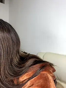 Snapshot of Im_Valen_Cute chatting on November 28, 2025, 2:34 am Im Valen Cute online show from November 28, 2025, 2:34 am