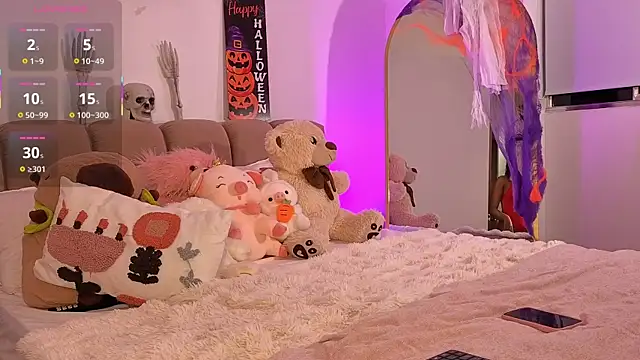 Amber  Sanchez online show from October 11, 2025, 11:28 pm