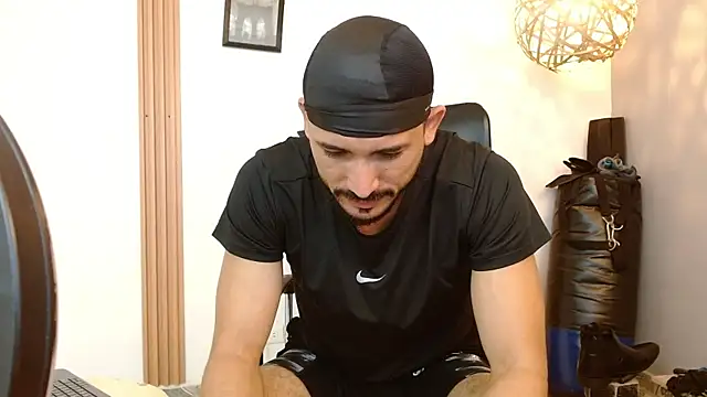 Reiko 85  online show from September 15, 2025, 2:39 pm