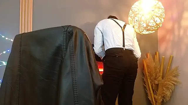 Snapshot of Reiko_85_ chatting on February 25, 2026, 2:39 pm Reiko 85 online show from February 25, 2026, 2:39 pm