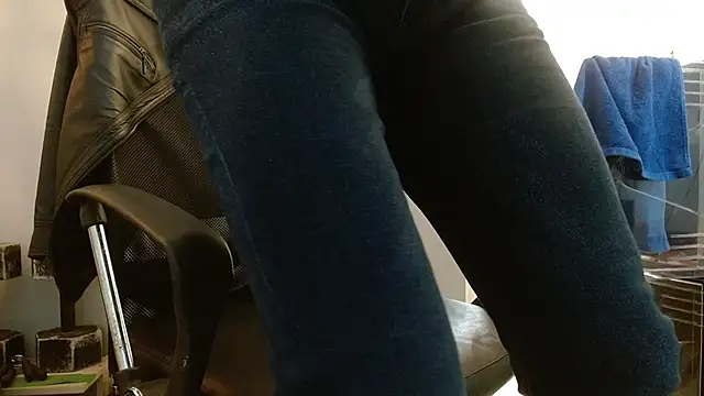 Reiko 85  online show from October 7, 2025, 2:40 pm