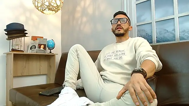 Reiko 85  online show from March 12, 2025, 7:25 pm