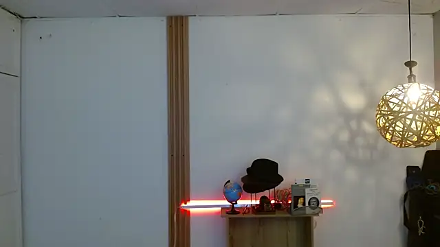 Reiko 85  online show from November 6, 2025, 2:32 pm