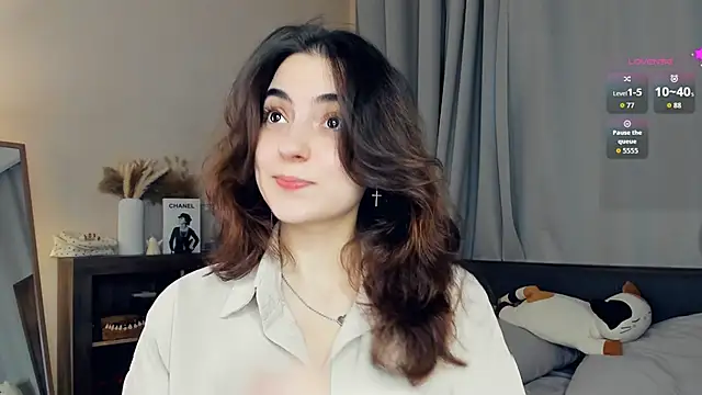 Snapshot of DracosMoon chatting on November 8, 2025, 7:34 am DracosMoon online show from November 8, 2025, 7:34 am