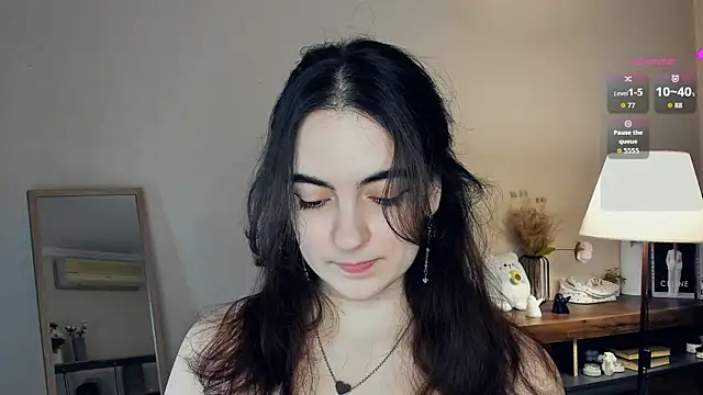 Snapshot of DracosMoon chatting on November 3, 2025, 7:02 am DracosMoon online show from November 3, 2025, 7:02 am