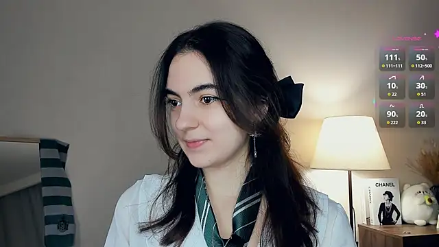 Snapshot of DracosMoon chatting on November 2, 2025, 7:13 am DracosMoon online show from November 2, 2025, 7:13 am