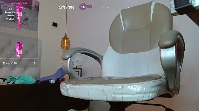 Snapshot of Dyla_n18 chatting on March 9, 2025, 10:52 pm Dyla n18 online show from March 9, 2025, 10:52 pm
