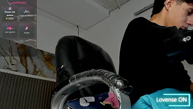 Dyla n18 online show from March 22, 2026, 7:48 pm