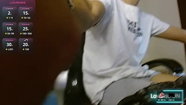 Dyla n18 online show from December 1, 2025, 7:37 pm