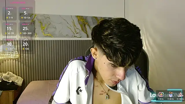 Dyla n18 online show from November 18, 2025, 8:12 pm