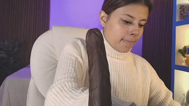 Antonella Torres2 online show from January 11, 2026, 7:54 pm