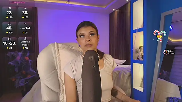 Antonella Torres2 online show from October 28, 2025, 3:29 am