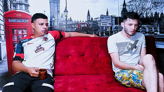 Snapshot of threesome_sexy_hot chatting on February 4, 2025, 10:10 am threesome sexy hot online show from February 4, 2025, 10:10 am