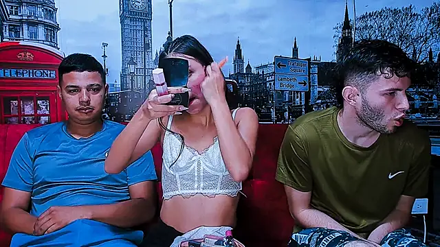 Snapshot of threesome_sexy_hot chatting on February 2, 2025, 10:13 am threesome sexy hot online show from February 2, 2025, 10:13 am