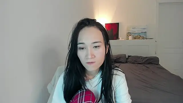 aenie online show from September 15, 2025, 6:47 am