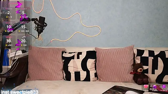 Snapshot of Anal_Girl_ chatting on December 17, 2025, 4:34 pm Anal Girl online show from December 17, 2025, 4:34 pm