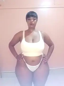 Luciouslips00 online show from May 28, 2026, 6:25 pm