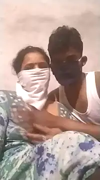 Snapshot of Desi_SexyCoupleF chatting on February 18, 2025, 3:42 am Desi SexyCoupleF online show from February 18, 2025, 3:42 am
