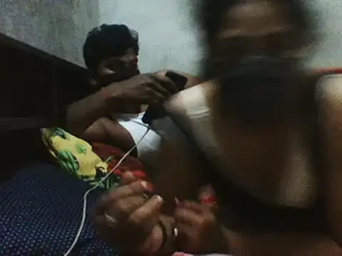 Snapshot of Desi_SexyCoupleF chatting on February 22, 2025, 4:09 pm Desi SexyCoupleF online show from February 22, 2025, 4:09 pm