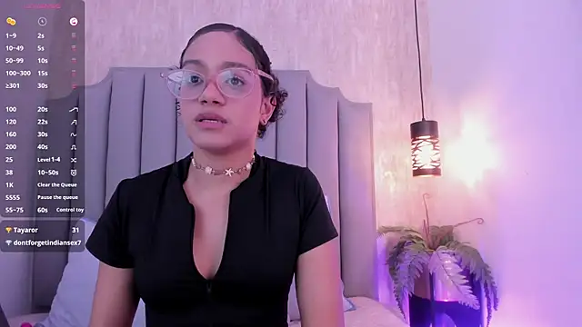 Snapshot of Alahia_Baiter chatting on March 7, 2025, 6:33 pm Alahia Baiter online show from March 7, 2025, 6:33 pm