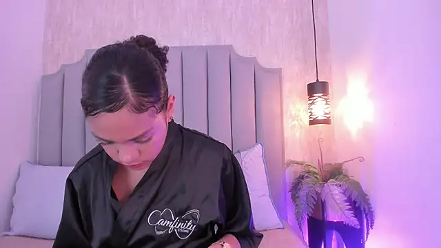 Snapshot of Alahia_Baiter chatting on March 2, 2025, 3:19 pm Alahia Baiter online show from March 2, 2025, 3:19 pm